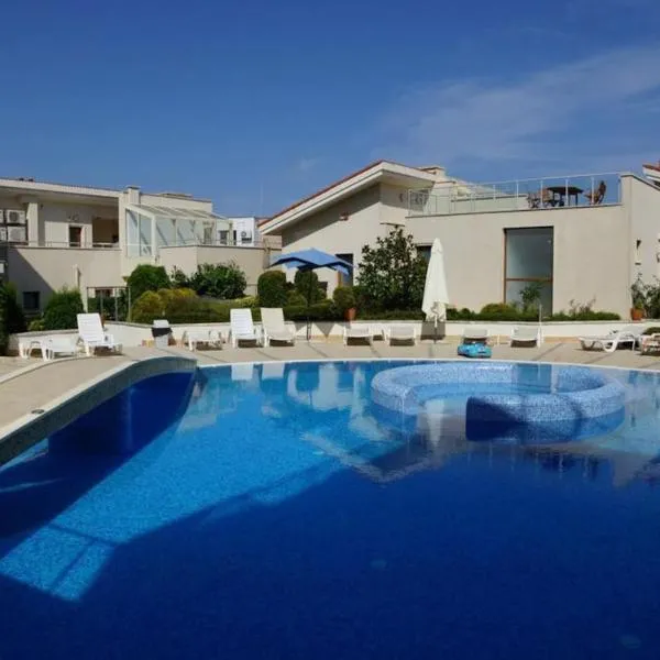 Sun Village Villa 6, hotel in Byala