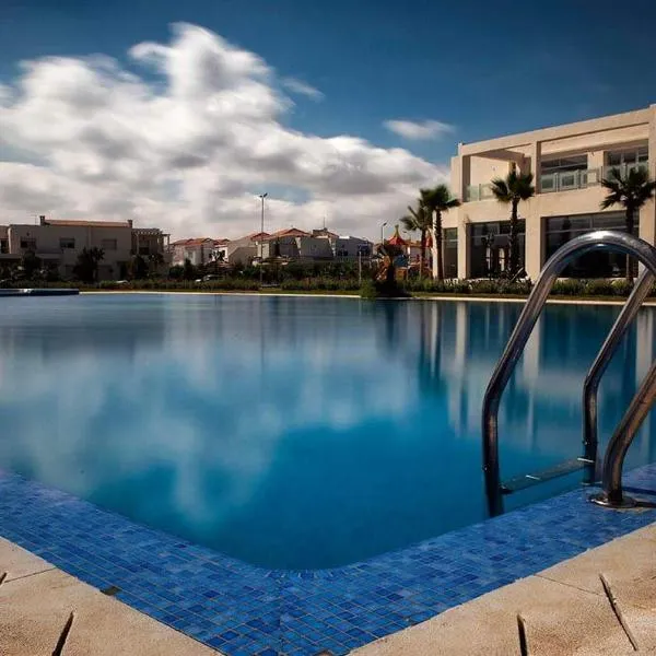 Magnifique Villa a Savannah Beach, hotel em Sidi Rahal