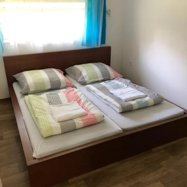 Schmidt Apartman 2. โรงแรมในโชปาค