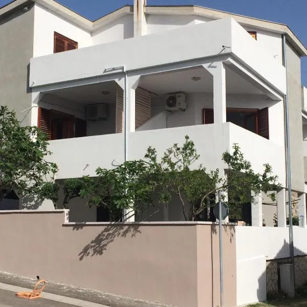 Apartments Rubis, hotel v destinácii Rovanjska