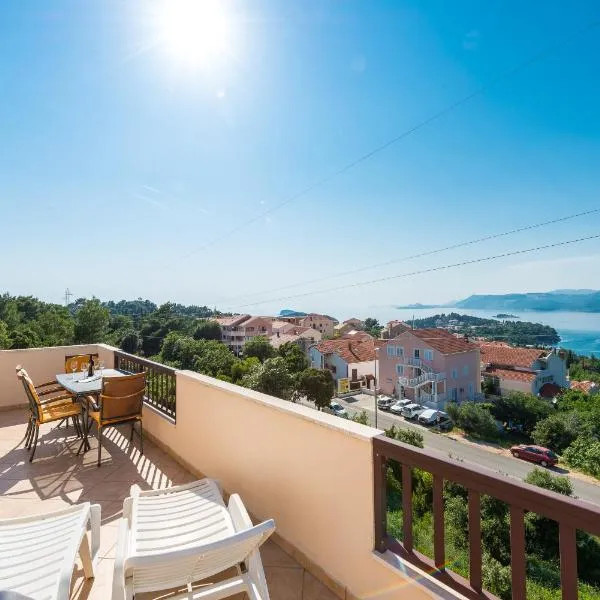 Apartment with panoramic view, hotel en Cavtat