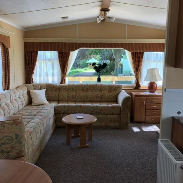 40 Glenfinart Caravan Park, hotel v destinaci Dunoon