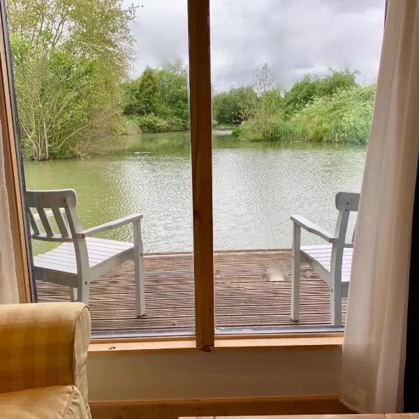 TheWaterfrontLodges, hotel v destinaci Coventry
