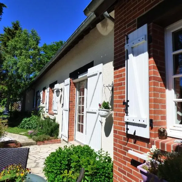 chambres d'hôtes les Muscaris, hotel v destinaci Feins-en-Gâtinais