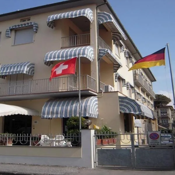Hotel Perla Del Mare, hotel in Lido di Camaiore