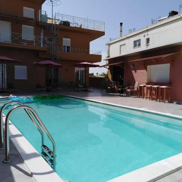 Viesnīca Souvlakis Pool Suites (S.P.S) pilsētā Dhrakóna