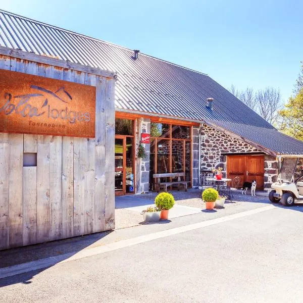 Les Volca'lodges de Tournebise, hotel v destinaci Saint-Pierre-le-Chastel