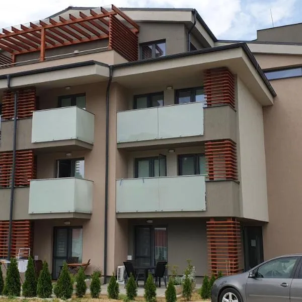 Apartmánový dom DIAMOND apartmán SiMa, hotelli kohteessa Podhájska