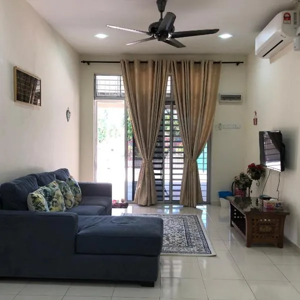 Magnolia 1 Homestay, hotell i Kampung Kuala Besut