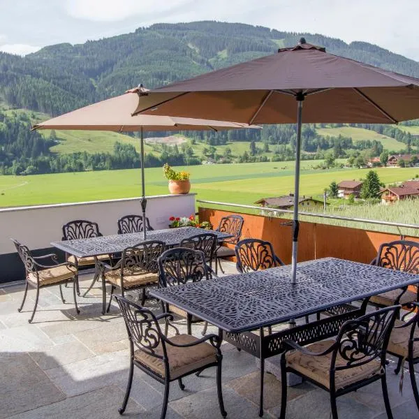 Pension Tannenhof, hotel v Leogangu
