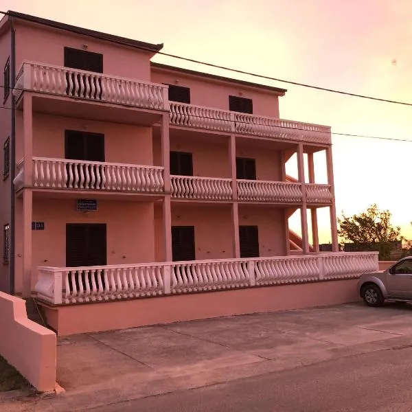 Apartments Bernarda 1 – hotel w Nin