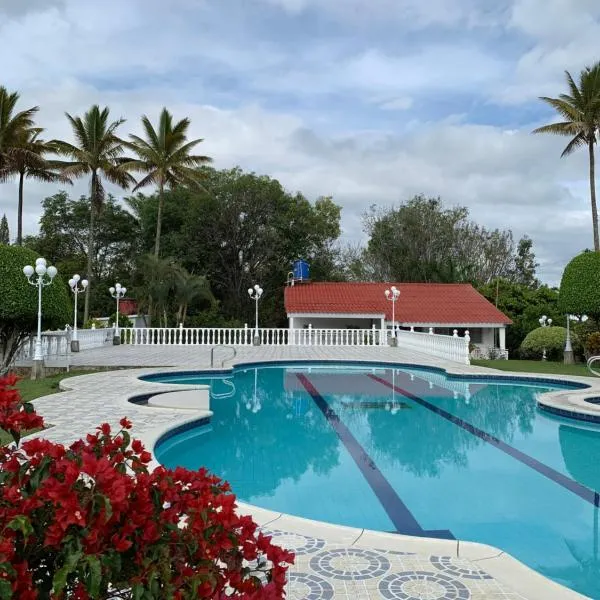 La Toscana, hotel di Chinauta