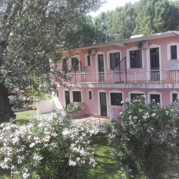 Hotel LULI, hotel in Baks-Rrjoll