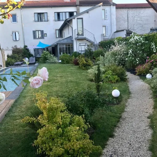 De la Chambre au Jardin, hotel i Belleville-en-Beaujolais