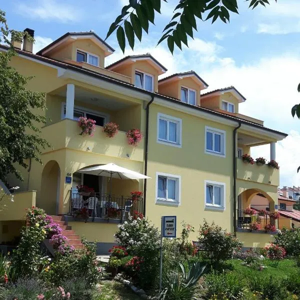 Apartments Topalović, hotell i Kostrena