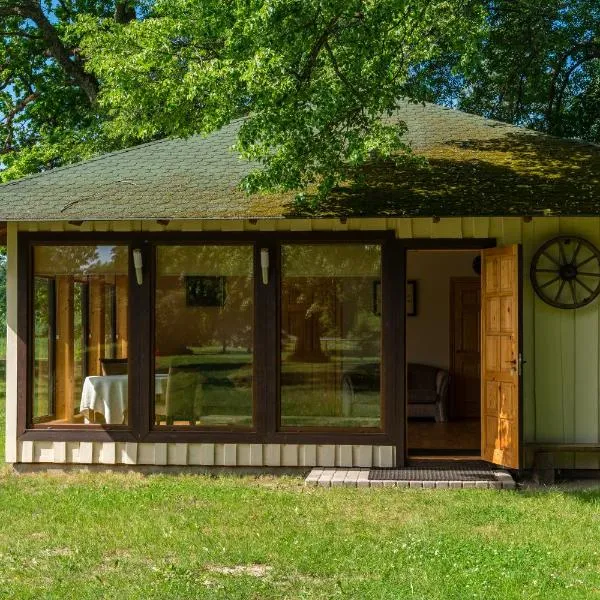 Rūnēnu tējas namiņš, hotel in Vidzeme