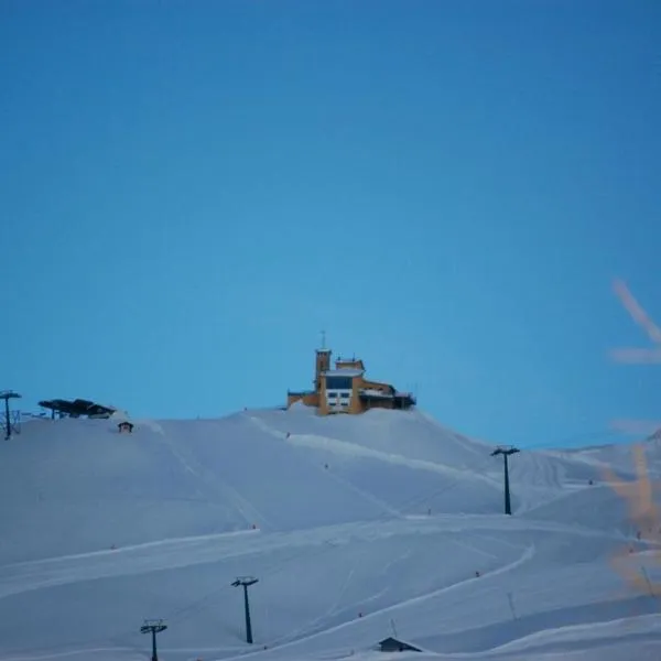 Tana Della Volpe: Sestriere şehrinde bir otel