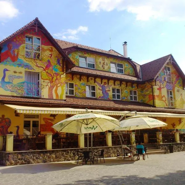 Hotel Encian, hotel in Súľov-Hradná