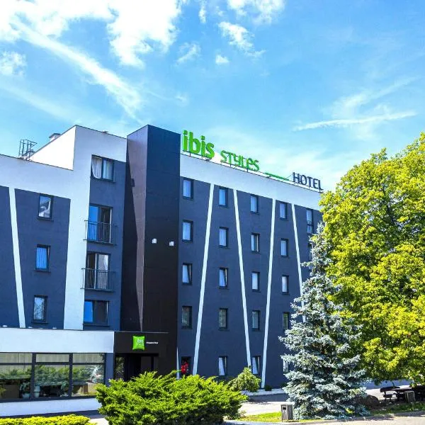 ibis Styles Warszawa West, hotel v destinácii Mory
