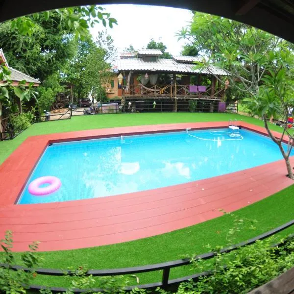 Sawasdeepai River Resort, hotel in Pai