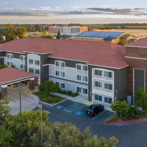 La Quinta by Wyndham Visalia/Sequoia Gateway, hotel in Visalia