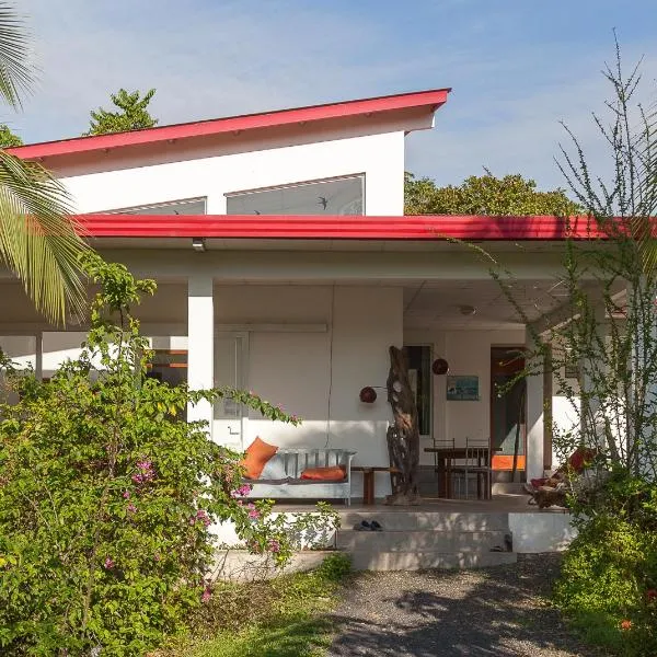 Hotel Heliconia Panamá、Malenaのホテル