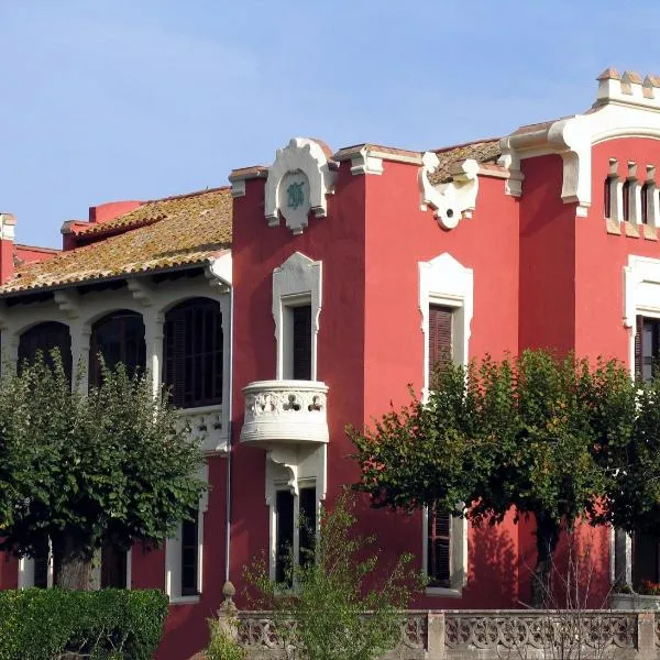 Hotel Monumento Can Garay, hotel v destinaci Les Planes d'Hostoles