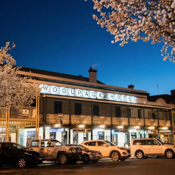 The Woolpack Hotel, hotel en Piambong