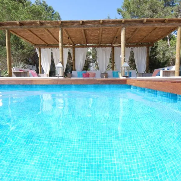 La Hacienda, hotel v destinaci Sant Ferran de Ses Roques