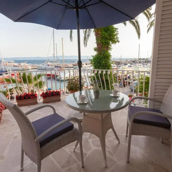 Boutique Waterfront Apartments, hotel in Podgora