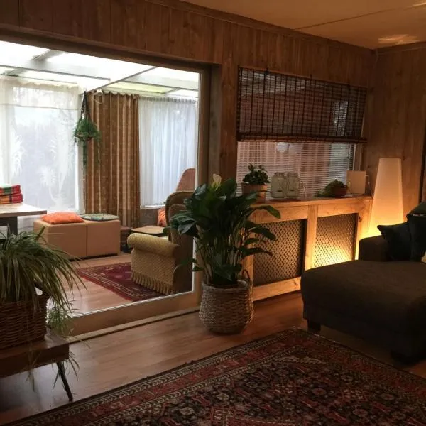 Boshuisje, hotel v destinaci Haaksbergen