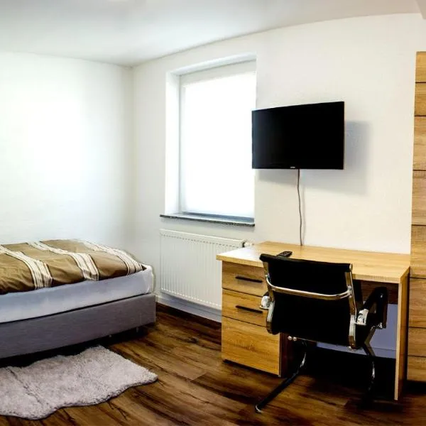 Pension zum Hecht, hotel v destinaci Schemmerberg