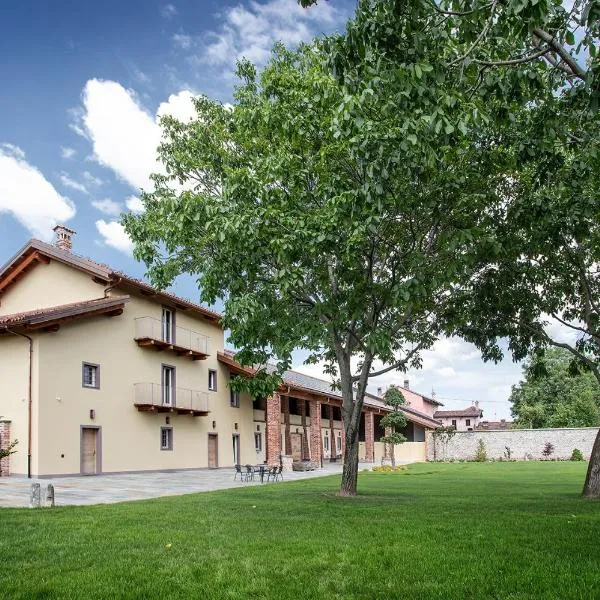 Agr. Cascina Fabbrica, hotel en Centallo