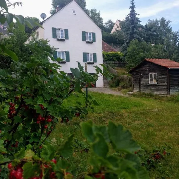 Old Bavarian House on the Romantic Road, hotel en Harburg