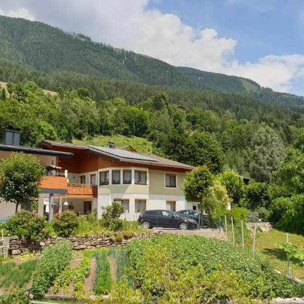 Appartementhaus Zraunig, hotel ve Flattachu