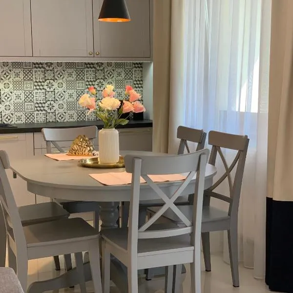 Apartament Zacisze Rose Gold، فندق في مالبورك