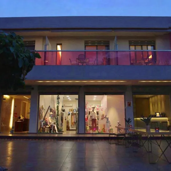 island, hotel v destinaci Pefki