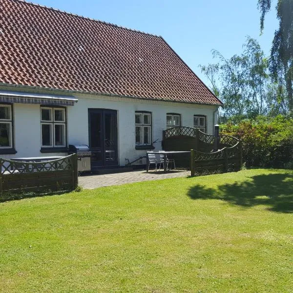 Cosy Farmhouse Single bedroom, hotel in Pollerup Kullegård