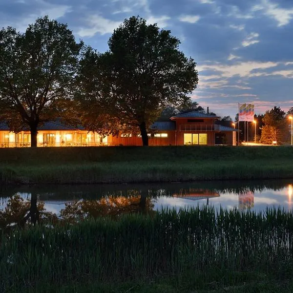 TraumHaus im Elsterpark, hotel in Schönborn