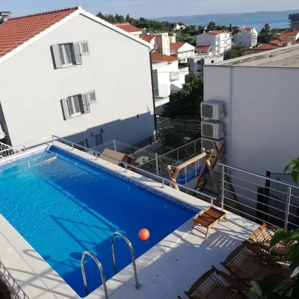Apartments Leptiric, מלון בפודסטראנה