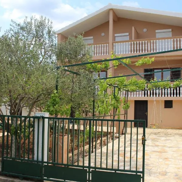 Apartments Jagoda, hotel v destinácii Pridraga