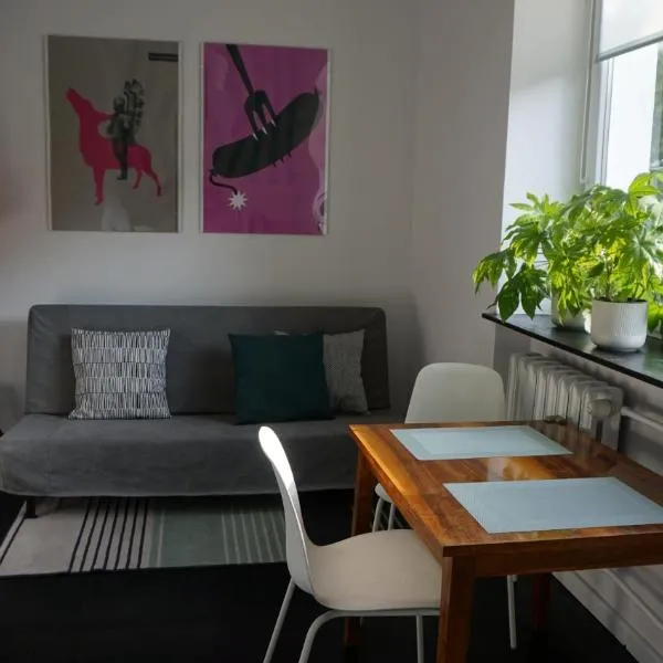 Lovely Bubbly Apartment، فندق في كراكوف