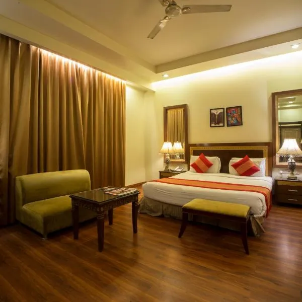 Hotel Picasso Paschim Vihar Delhi - Couple Friendly Local IDs Accepted，Bahādurgarh的飯店