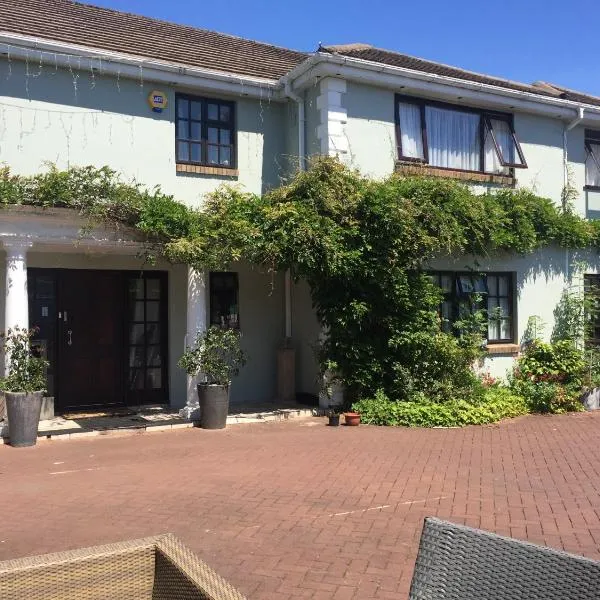 Parc Lodge Guesthouse, hotel em Bridgend