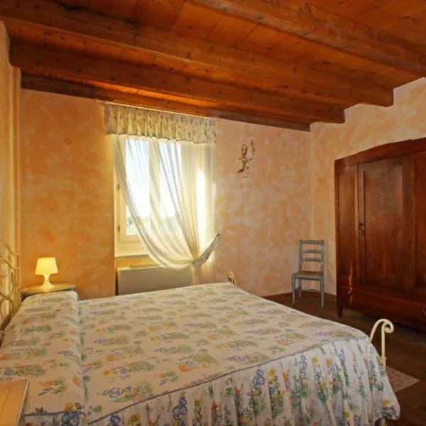 Cascina Le Preseglie, hotel v destinaci Desenzano del Garda