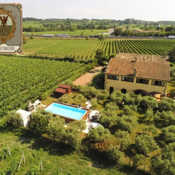 TABACHERA x10 Cascina with Private Pool Sirmione GARDA LAKE، فندق في بوتسولينغو