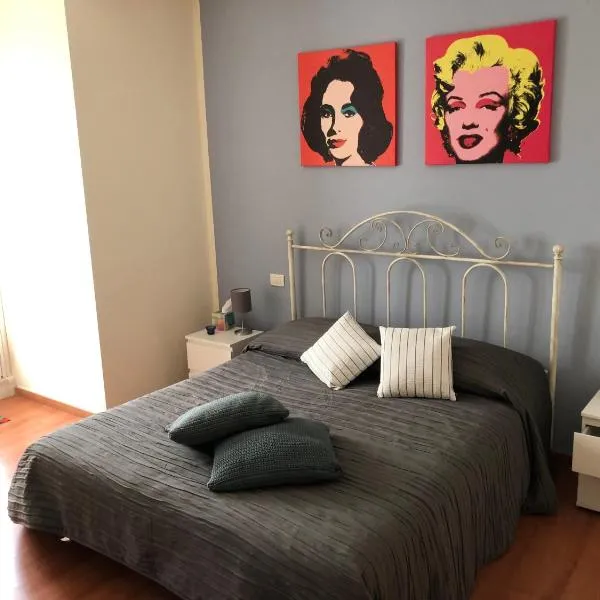 IRIDES ROOMS a un passo dai Parchi Divertimento, hotel v destinaci Lazise