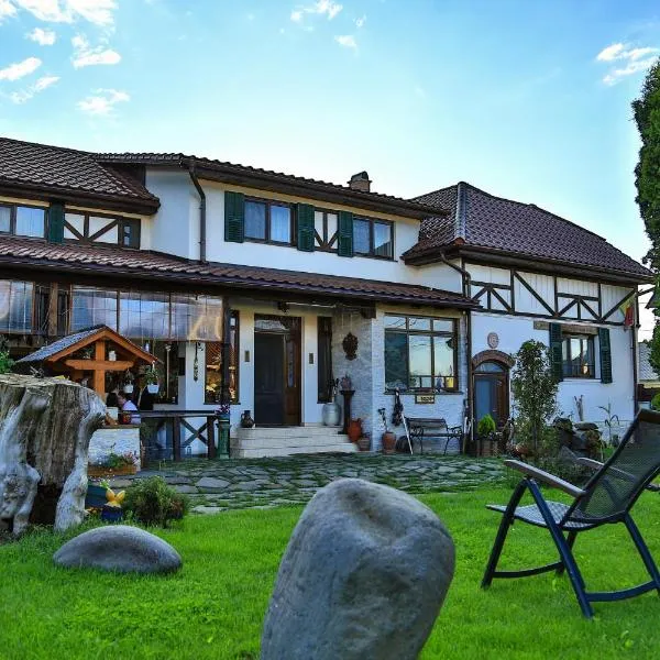 Pensiunea Curtea lui Toader, hotel in Simioneşti