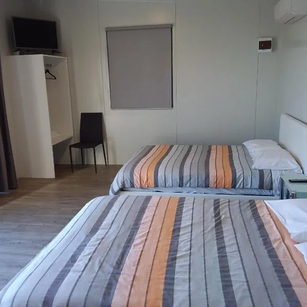 Pine Lake View Lodge, hotel di Kaiapoi