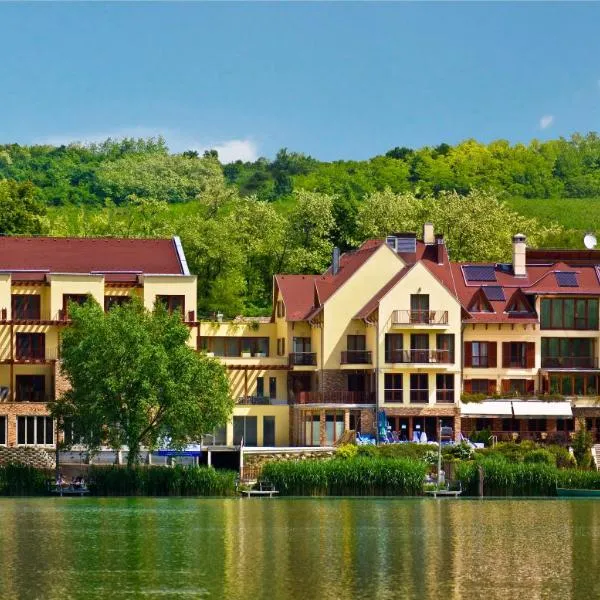 Tó Wellness Hotel, hotel v destinácii Bánk